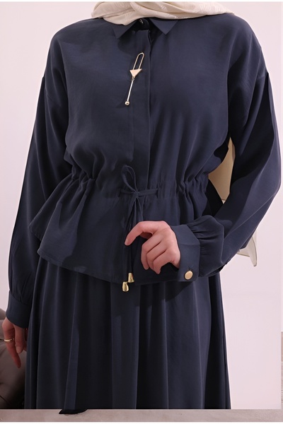 ALMİNA طقم دياجونيل مع تنورة وبروش