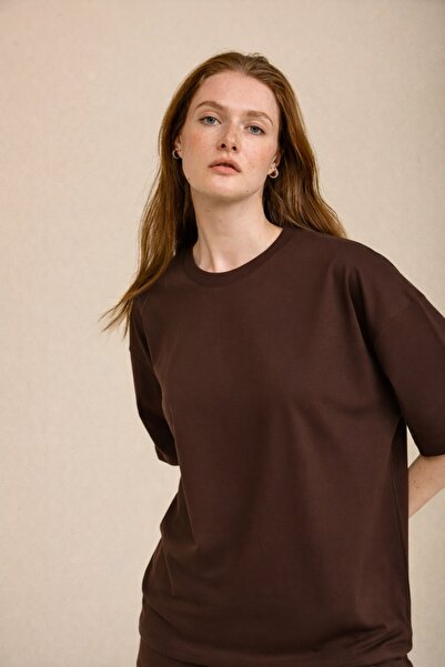Le Touche Βασικό γυναικείο μπλουζάκι κανονικής εφαρμογής oversized σε καφέ χρώμα