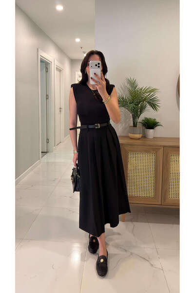 BİRCANÇİL فستان ريدران أسود مزوّد بحشوات أكتاف حزام لي