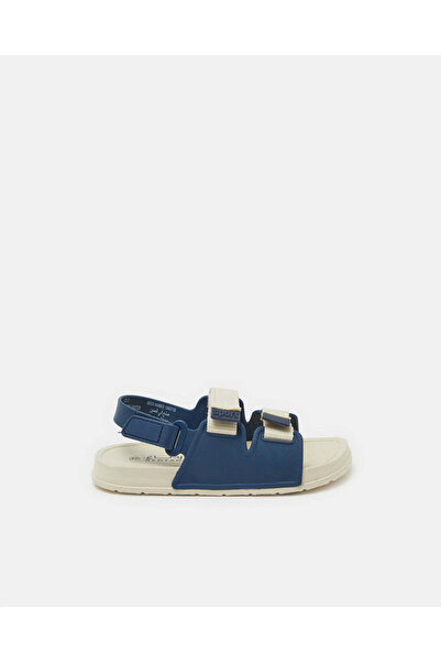 REDTAG شباشب أولاد متنوعة ذات حزام خلفي