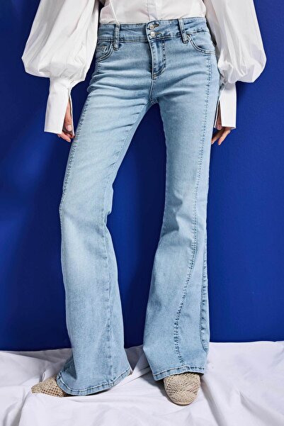 it's basic Ženske ledeno plave 4s6-3 mid rise flare fit Sa detaljem kaiša Ela...