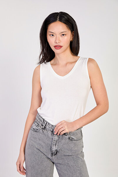 BARRELS AND OIL Women's Front and Back V-Neck Blouse - Ecru