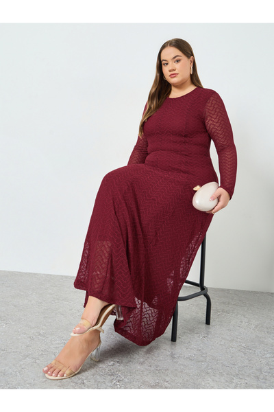 Styli فستان ماكسي بقصة A-قَصّة على شكل A مزين دانتيل باللون العنابي، بمقاسات ...