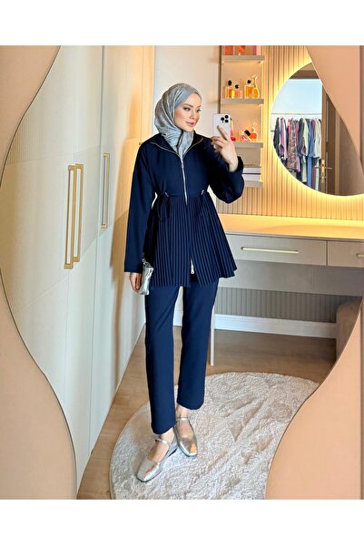 Adalenna Moda Tasarım Piliseli pantolonlu takım