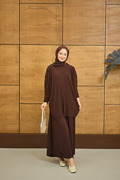 LOCCO Žensko plisirano odelo sa detaljima, tamno smeđe