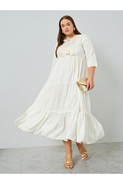 Styli Plus Size Cream Foil Print Tiered Maxi Dress