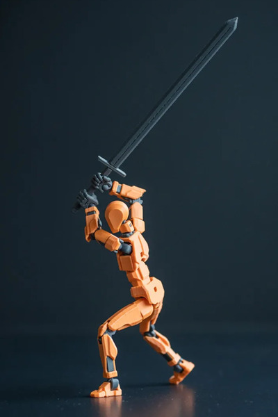 Mont Marte Dummy 13 Two-Handed Figure – Warrior with Great Sword