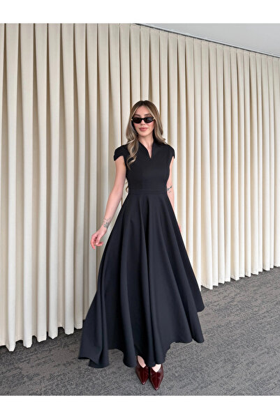 Laluvia Μαύρο Μίνι Φόρεμα με V-λαιμόκοψη - 242480