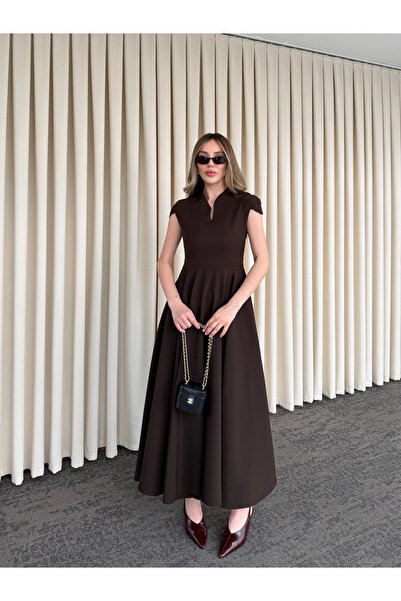 Laluvia Καφέ Μίνι Φόρεμα με V-λαιμόκοψη - 242480