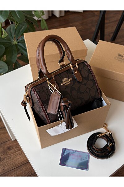 Generic Handbag and shoulder bag, high quality material, with accessories