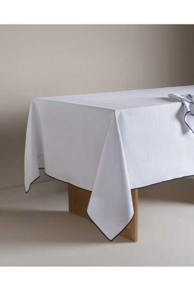 Madame Coco Față de masă Nostang - Alb/Marine - 145x250 cm