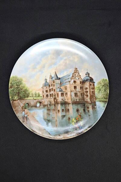 ABBETC Königlich Tettau Castle Themed Porcelain Wall Plate 20 cm