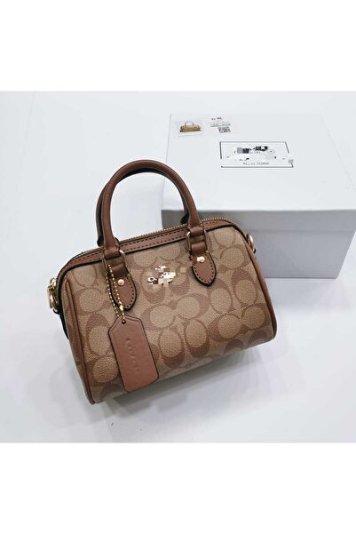bag Elegant, high-quality women's shoulder bag with all accessories
