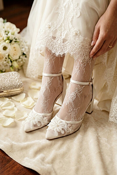 Modavien Women's Embroidered Bridal Shoes