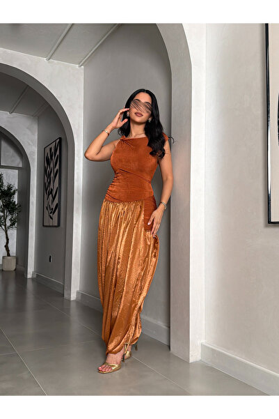 Warazan A soft dress with an elegant Indian style