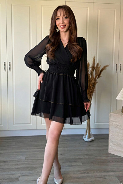 Dilay Gökoğlu Butik Şifon Fırfır Etek Beli Lastikli V Yaka Kısa Elbise