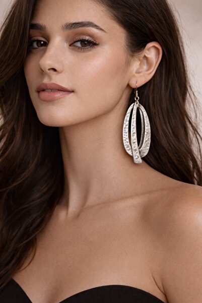 Kutcha Accessories Gümüş Kaplama Dokulu Oval Form Sallantılı Küpe