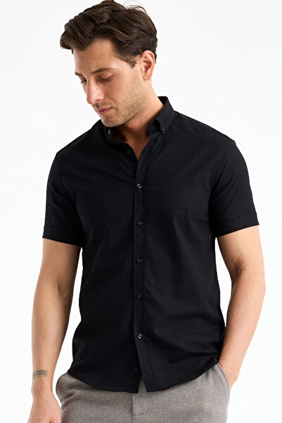 Vivika Kısa Kollu Hafif Slim Fit Dar Kesim Vücuda Oturan Gömlek Yakalı Düğmel...