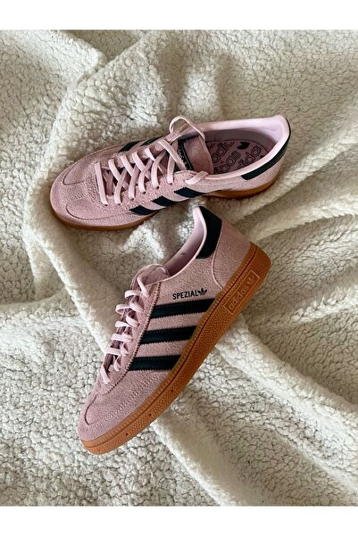 SNEAKERS أديداس سبيزيال للنساء