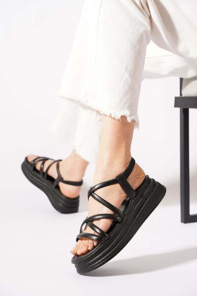 Moda Pie Nesen Γυναικεία Χοντρή Σόλα με Σταυρωτά Λουράκια Σανδάλια Μαύρο