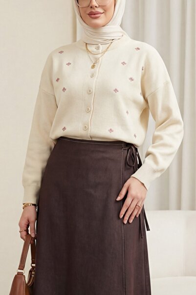 Modamorfo Buttoned knitted cardigan with sprinkled flower embroidery - cream