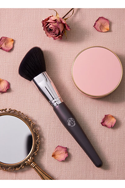 Yallabena Fan-Shaped Contouring Brush – Soft Animal Hair/Wool Makeup Brush