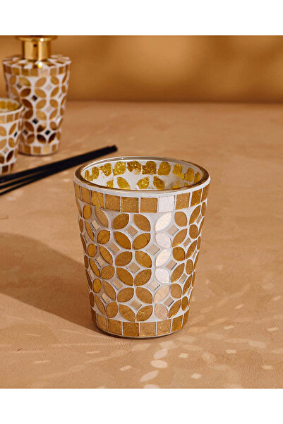 REDTAG شمعة معطرة ذهبية اللون بنسبة 8% في حامل زجاجي