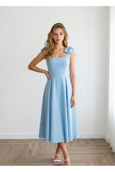 Revda Omuzları Fiyonk Detaylı Kare Yaka Kloş Midi Elbise