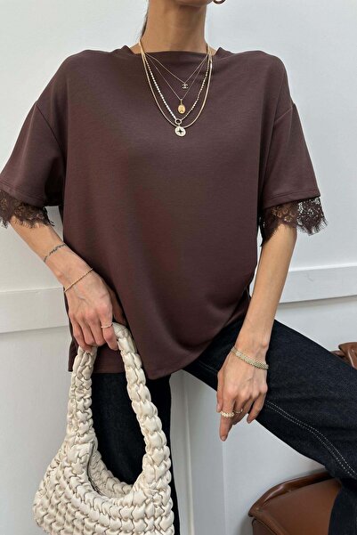 mylove تيشيرت دانتيل بتصميم يتوسع من الخلف باللون البني