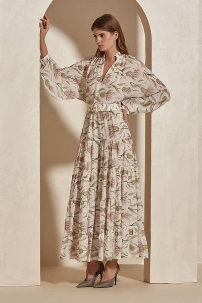 Dahlia Bianca فستان بانسي بنقشة زهور ماكسي