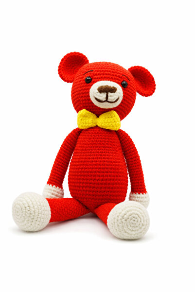 Oxford İplik Amigurumi Kırmızı Ayıcık – Sarı Papyonlu El Yapımı Örgü Oyuncak