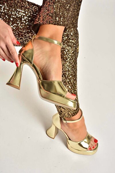 Fox Shoes Y404850209 Gold Block Heel Pack Women's Shoes