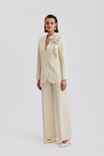 Dizayn Ella El işi çiçek broşlu iki düğmeli takım EL-2819