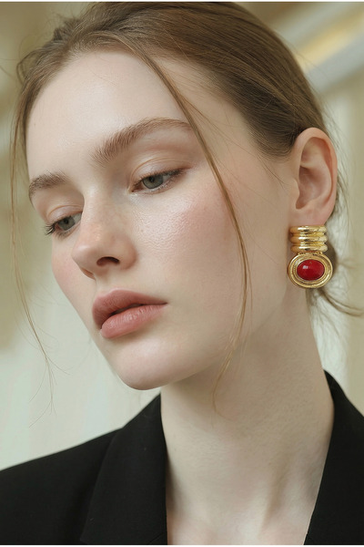 Liora Gold Color Stone Oval Vintage Earrings