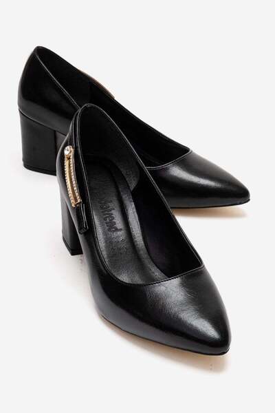 CCWAY AYAKKABI يان بإبزيم نساء حذاء بكعب أسود متجعد