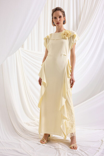 Dizayn Ella Çiçek Aplikeli Volan ve Dantel Detaylı Maksi Abiye Elbise EL-4505