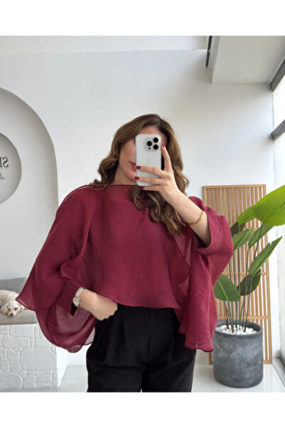 mrc Bluz with a Flying Cape