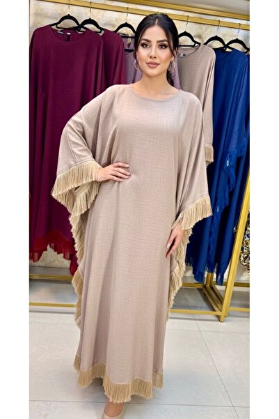 ONE WAY FASHION A dress with an accessory on the sleeves