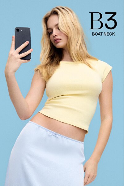 Stradivarius Basic geniş yaka tişört