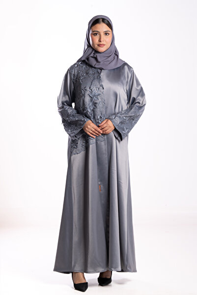 Hasnaa Abaya Ahed's abaya in silver