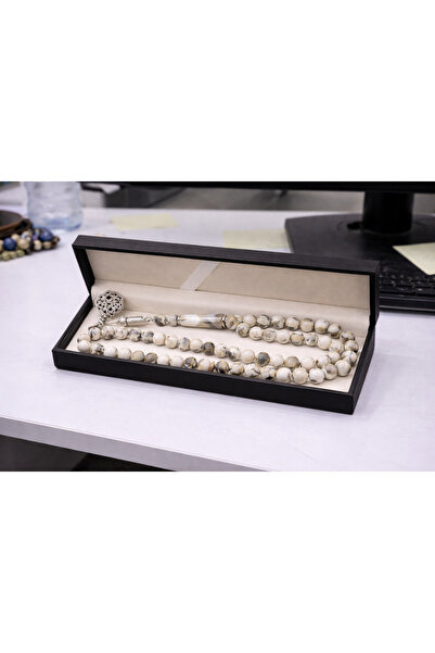 Generic A luxurious and elegant rosary with a stylish box – a sophisticated g...