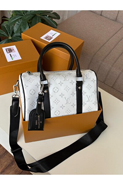 GGGG Bags with their accessories