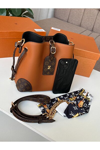 GGGG Bags with their accessories