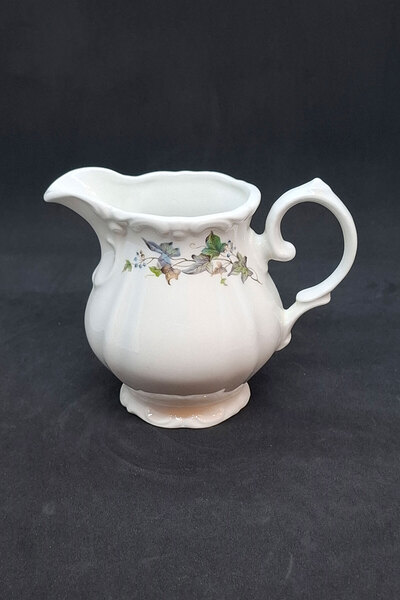 Vigo Spanish Royal China Antique Sauce Bowl with Vine Leaves 270 ml