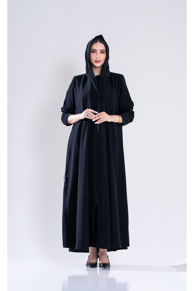 Al Afnan Boutique A luxurious abaya made of ceramic Crepe fabric with an eleg...