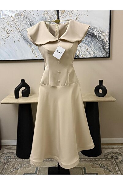 NUHAIRa A classic beige dress with a wide collar