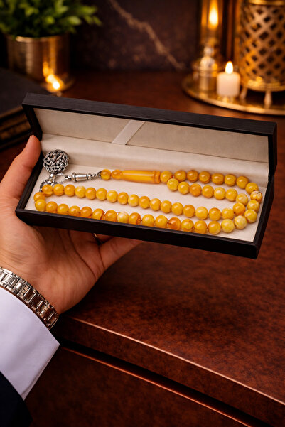 Generic A luxurious and elegant rosary with a stylish box – a sophisticated g...