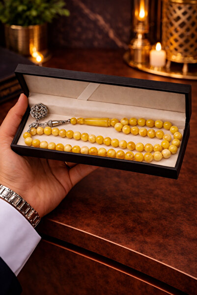 Generic A luxurious and elegant rosary with a stylish box – a sophisticated g...