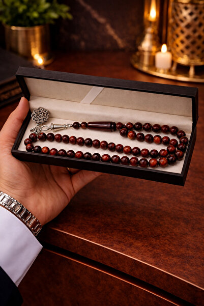 Generic A luxurious and elegant rosary with a stylish box – a sophisticated g...