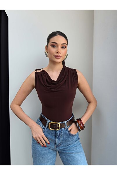 ESRAHELVACI Zero Sleeve Buckled Degaje Collar Blouse